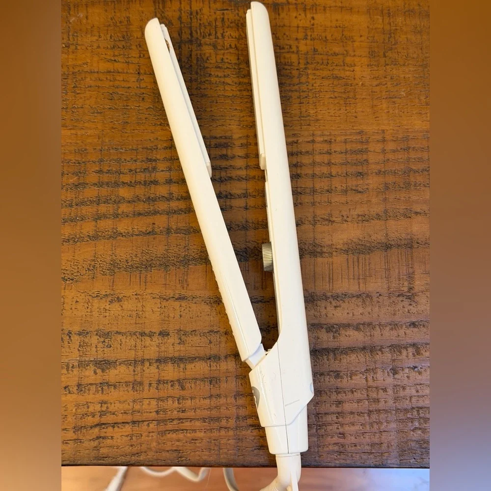 T3 White Flat Iron - Picture 1 of 5